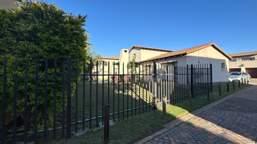 3 Bedroom Property for Sale in Waterval East North West